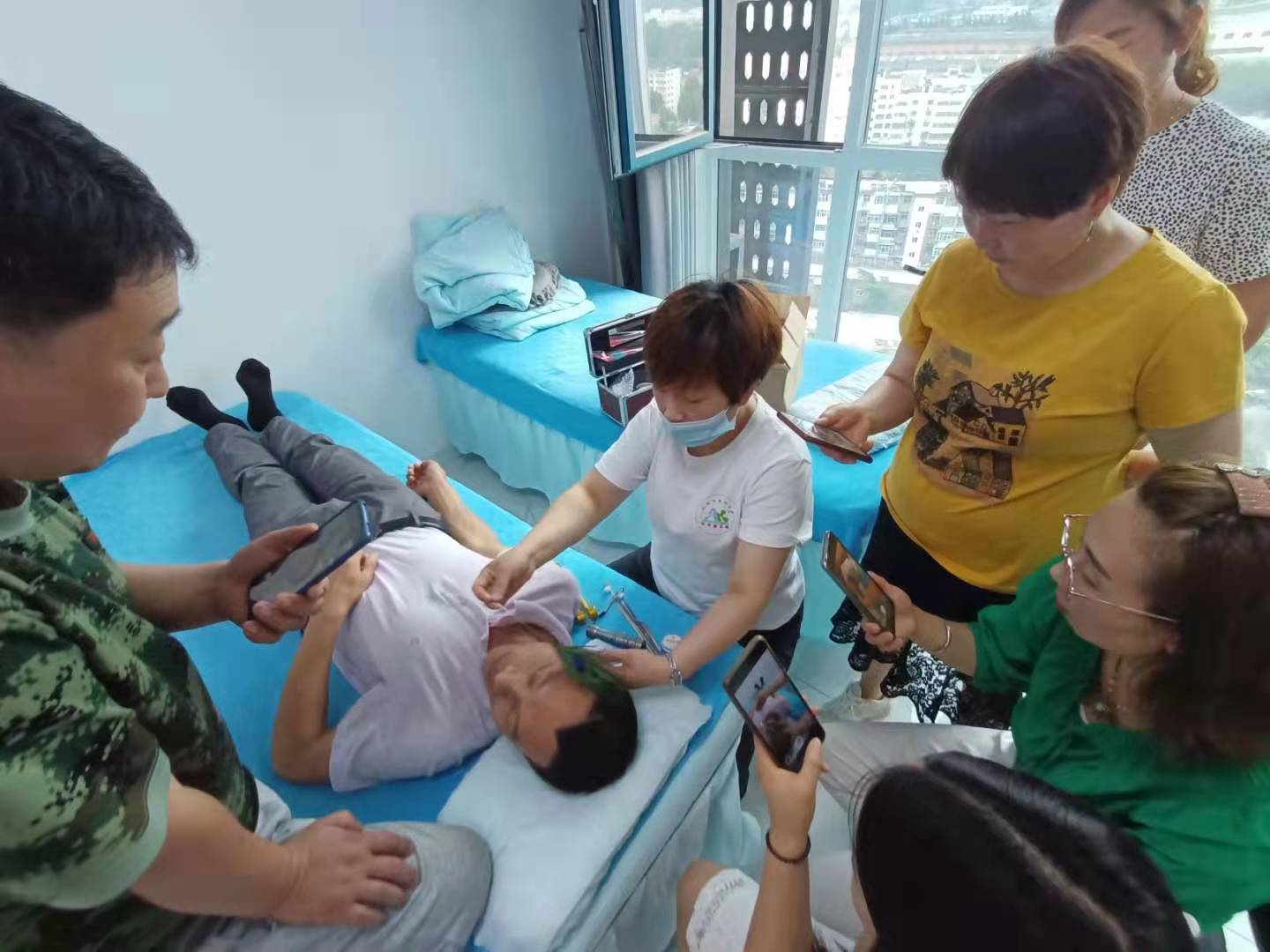 愛足康《30分鐘祛除灰指甲》第50期公益培訓(xùn)班 歡迎來自陜西、駐馬店、鄭州、南陽(yáng)、汝陽(yáng)、等家人們前來愛足康總部參加公益培訓(xùn)